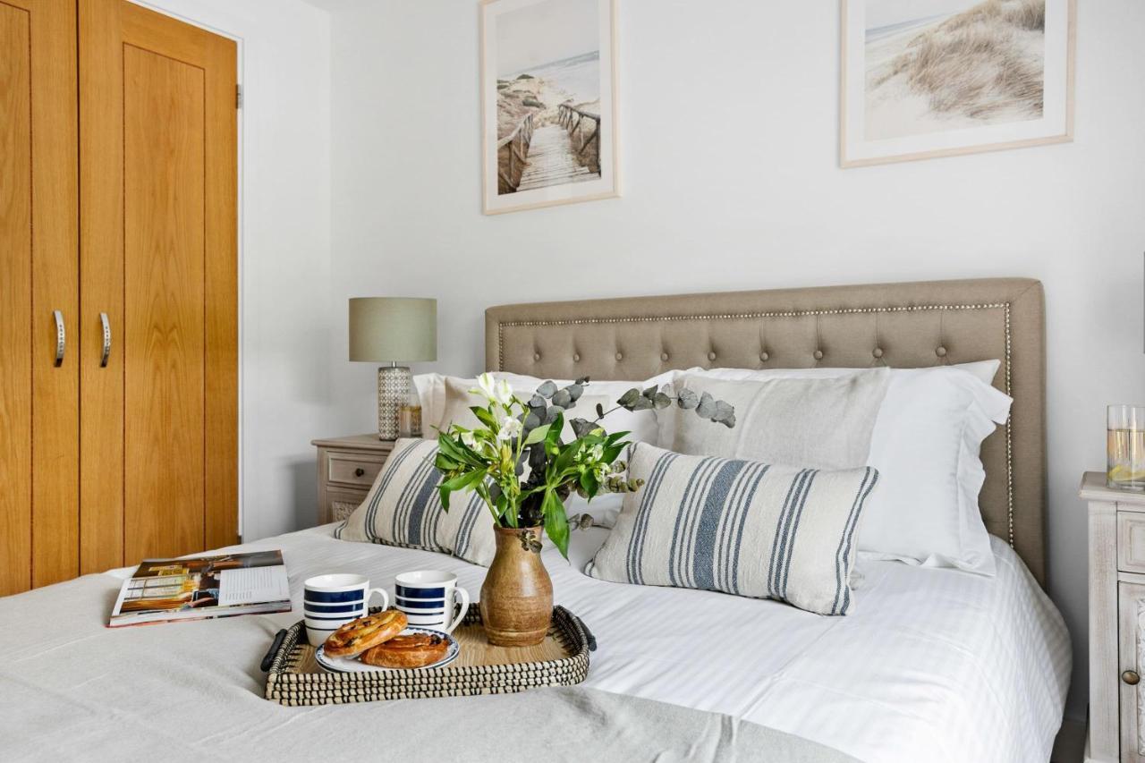 טורקוואי A7 Masts - Striking Beach Bolthole Apartment With Beautiful Sea Views Private Balcony & Parking מראה חיצוני תמונה