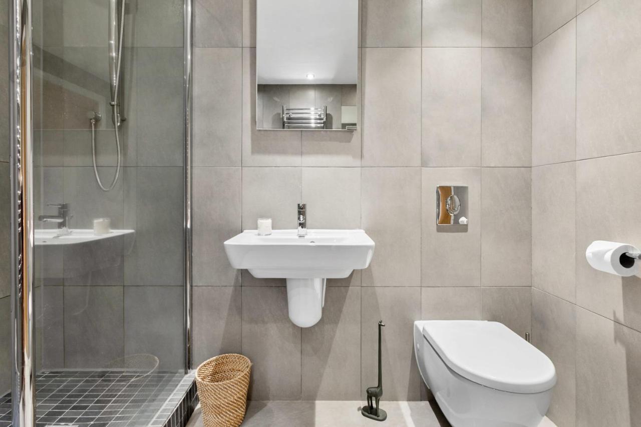 טורקוואי A7 Masts - Striking Beach Bolthole Apartment With Beautiful Sea Views Private Balcony & Parking מראה חיצוני תמונה