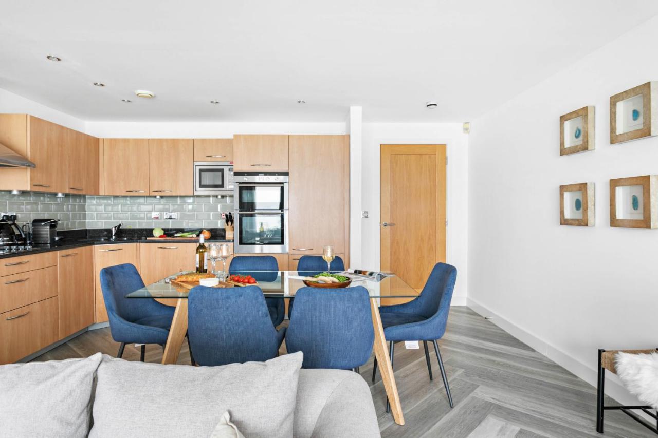 טורקוואי A7 Masts - Striking Beach Bolthole Apartment With Beautiful Sea Views Private Balcony & Parking מראה חיצוני תמונה