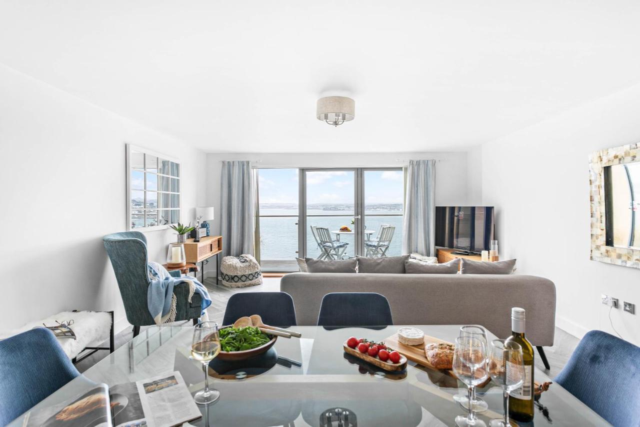 טורקוואי A7 Masts - Striking Beach Bolthole Apartment With Beautiful Sea Views Private Balcony & Parking מראה חיצוני תמונה