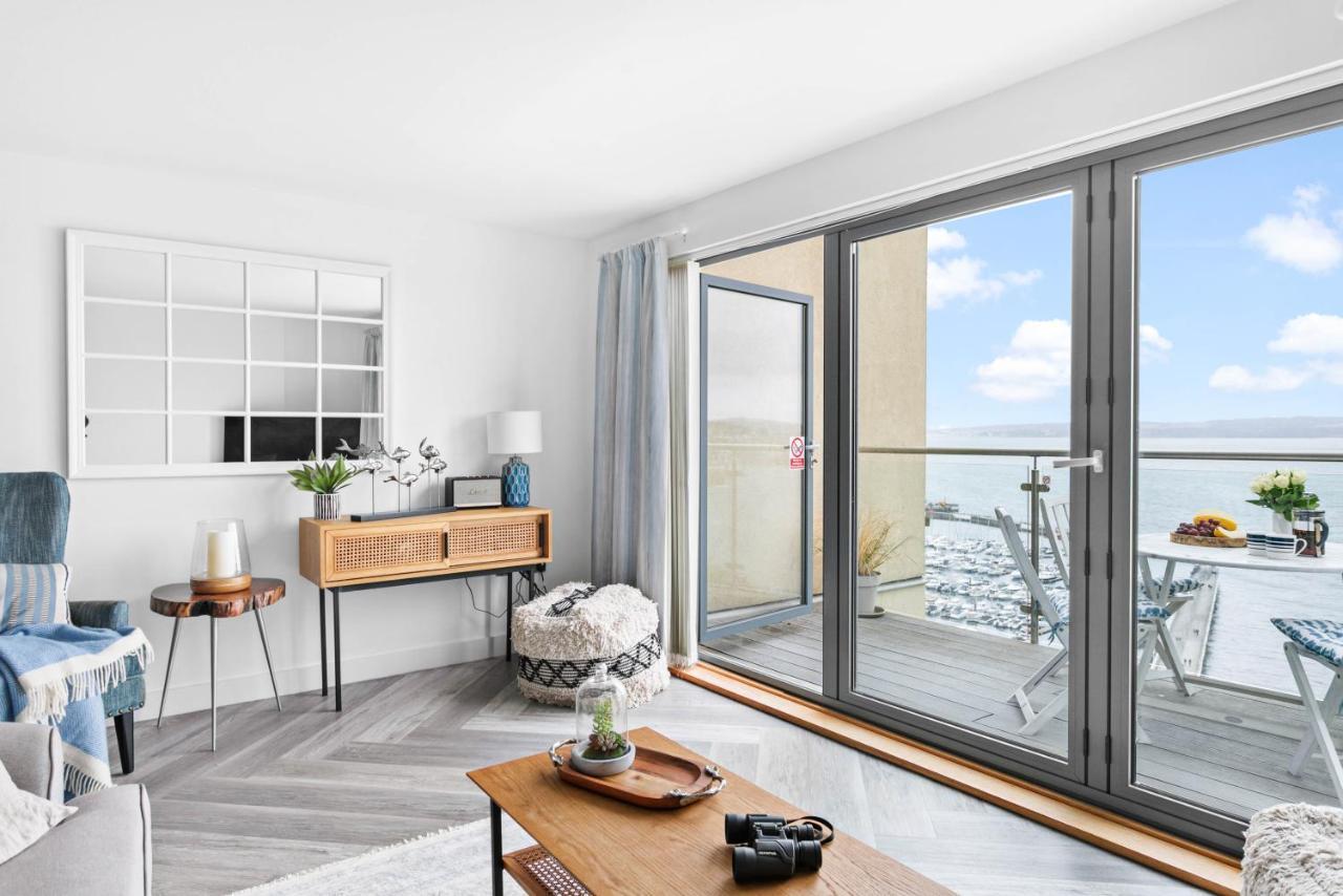 טורקוואי A7 Masts - Striking Beach Bolthole Apartment With Beautiful Sea Views Private Balcony & Parking מראה חיצוני תמונה