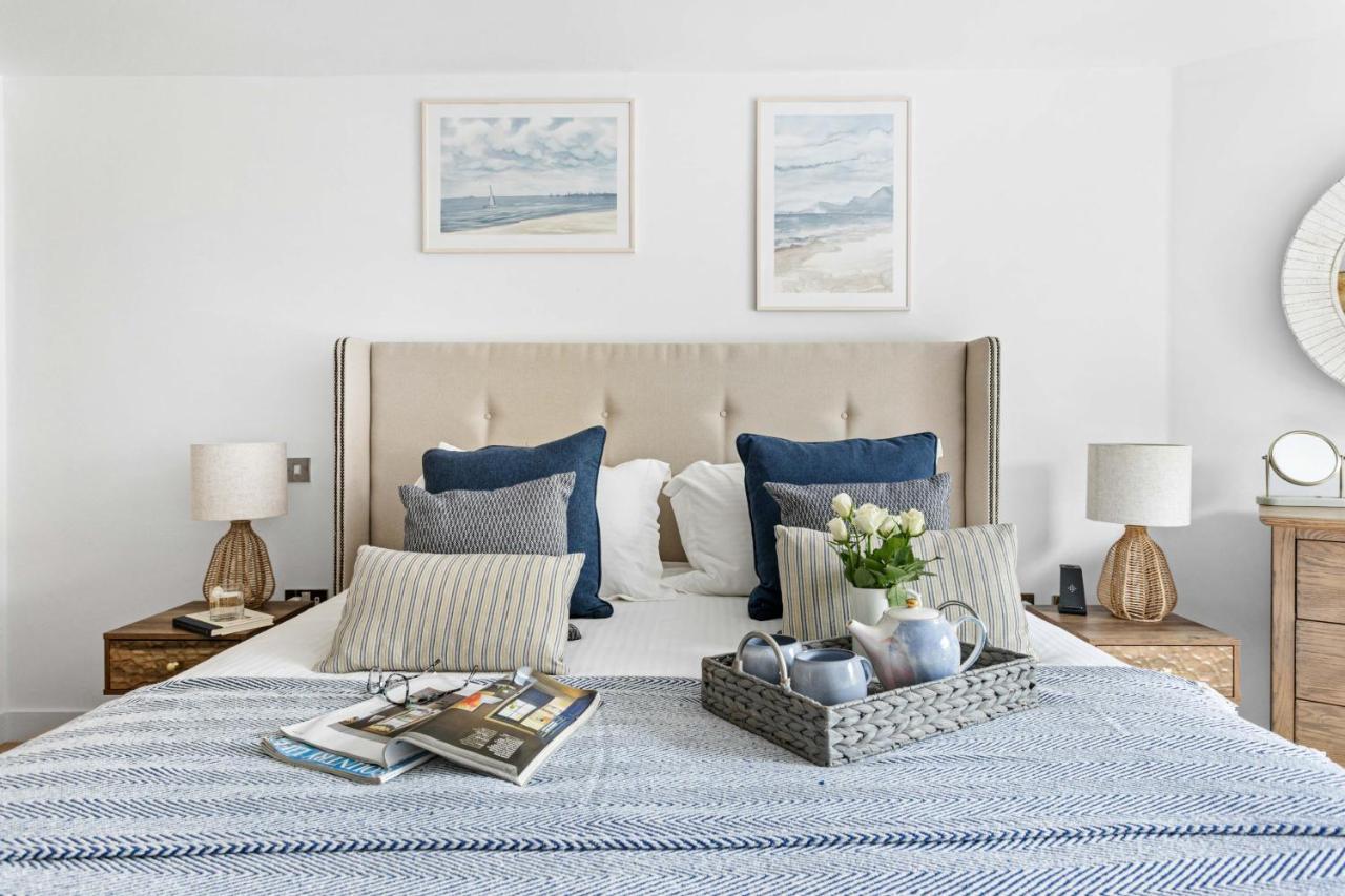 טורקוואי A7 Masts - Striking Beach Bolthole Apartment With Beautiful Sea Views Private Balcony & Parking מראה חיצוני תמונה