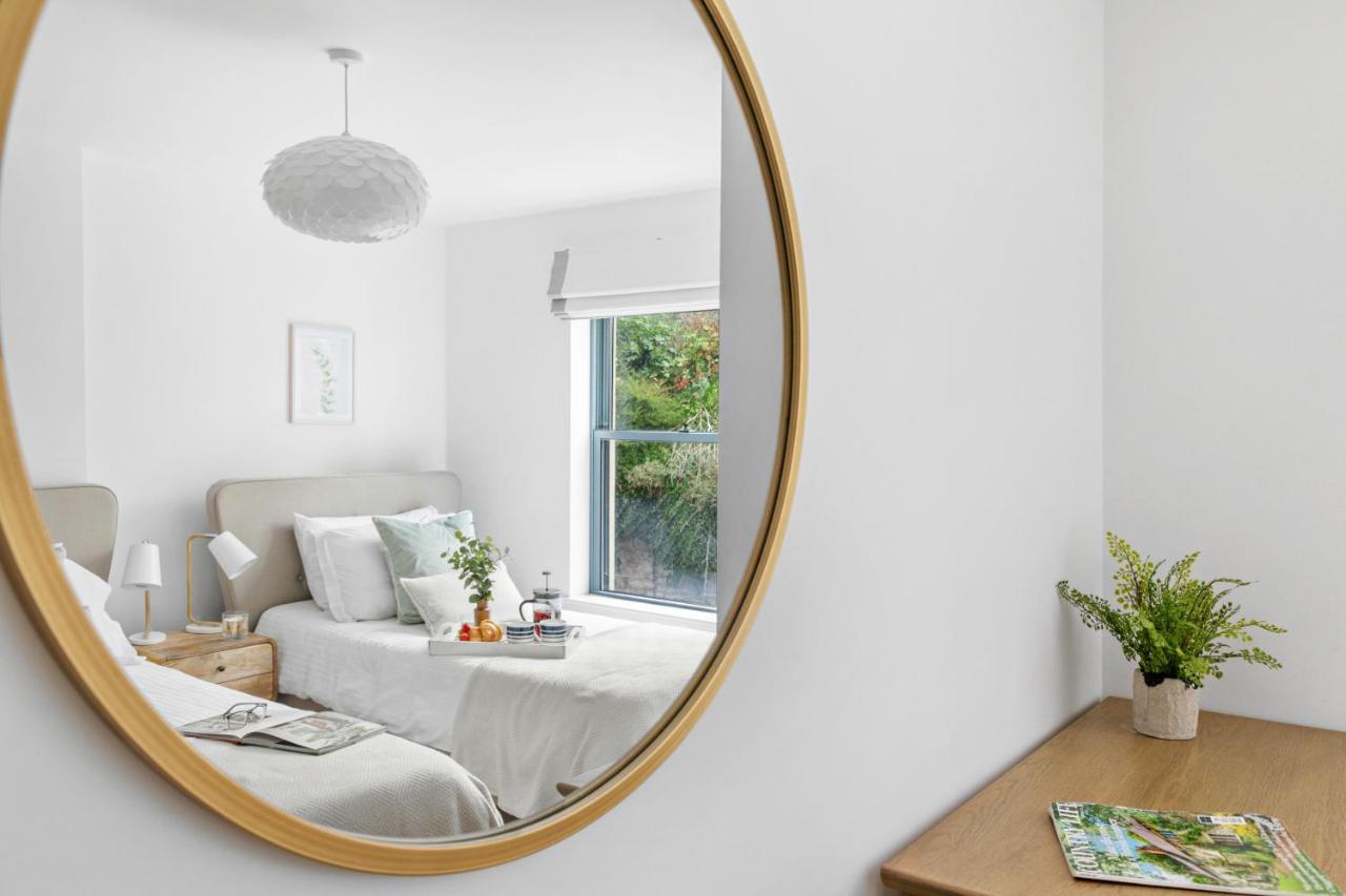 טורקוואי A7 Masts - Striking Beach Bolthole Apartment With Beautiful Sea Views Private Balcony & Parking מראה חיצוני תמונה