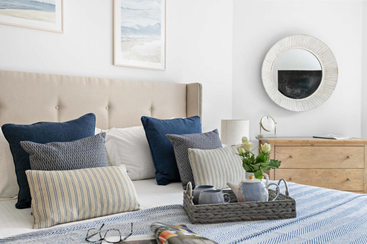 טורקוואי A7 Masts - Striking Beach Bolthole Apartment With Beautiful Sea Views Private Balcony & Parking מראה חיצוני תמונה